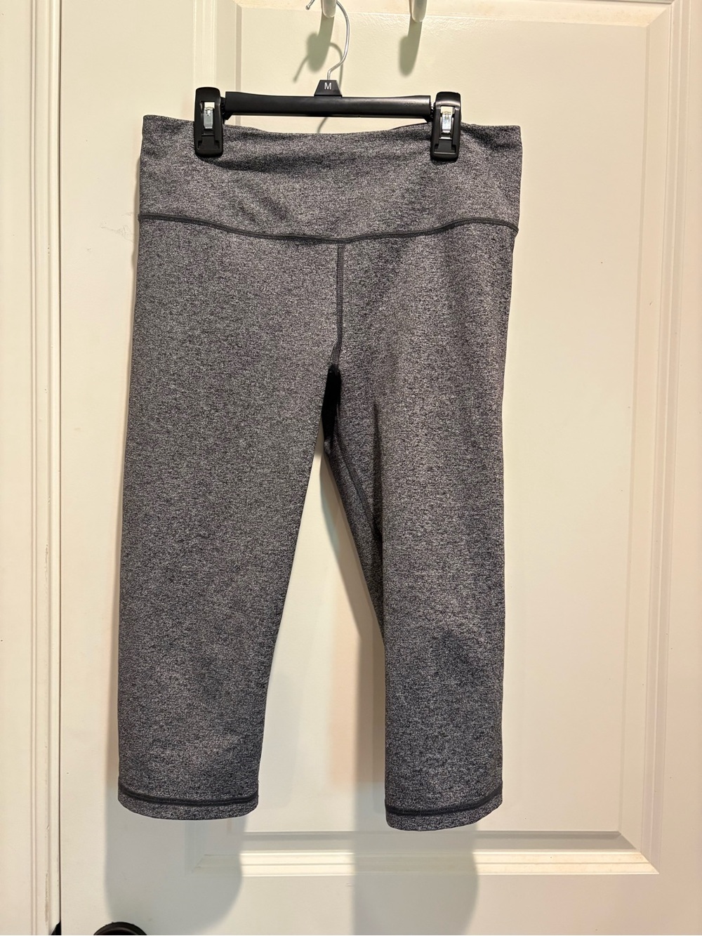 VSX Grey Heather Active Capri Leggings women’s medium